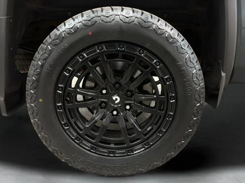Used 2018 GMC Sierra 1500 SLT AWD/4WD image 25