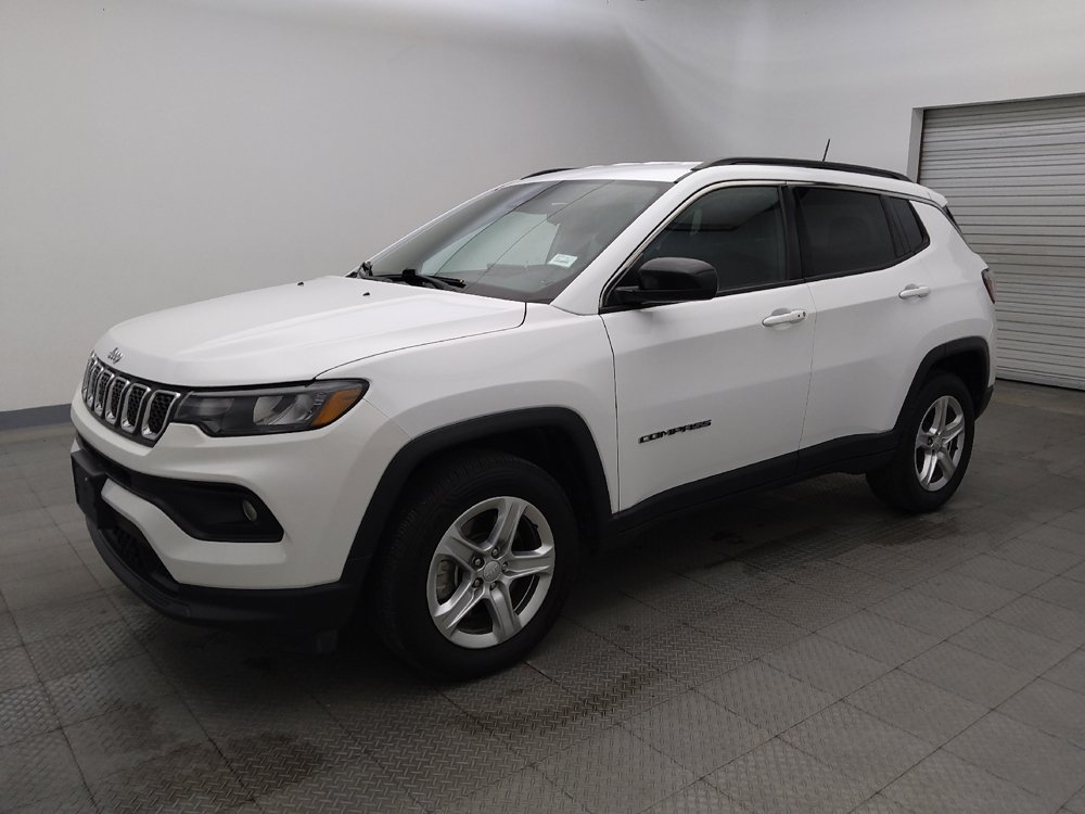 Used 2023 Jeep Compass Latitude AWD/4WD image 2