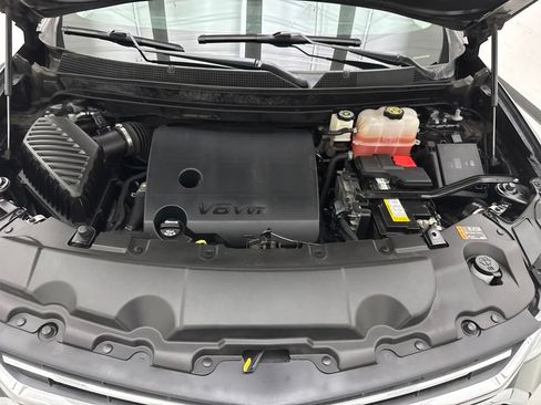 Used 2021 Chevrolet Traverse LT FWD image 52