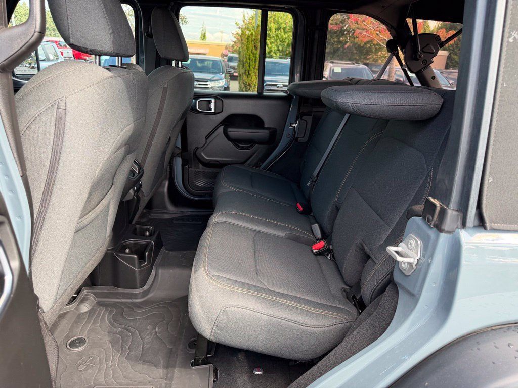 Used 2024 Jeep Wrangler Unlimited Sport AWD/4WD image 18