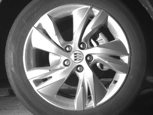 Used 2025 Buick Encore GX Preferred AWD/4WD image 13