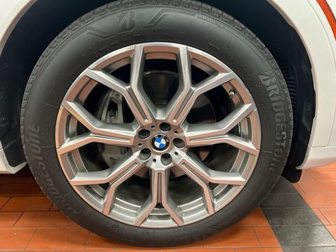 Used 2019 BMW X7 xDrive40i w/ Premium Package AWD/4WD image 14