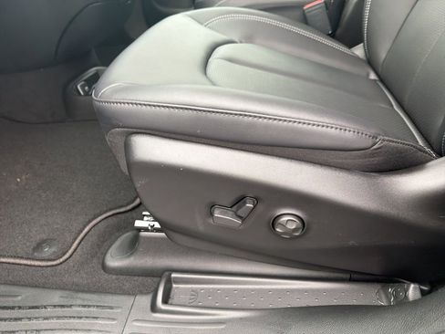 New 2026 Chrysler Pacifica Select image 24