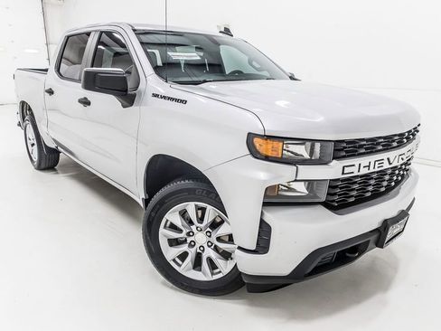 Used 2022 Chevrolet Silverado 1500 Custom w/ LPO, Dark Essentials Package RWD image 9