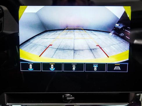 Used 2023 Chevrolet Corvette Stingray w/ Z51 Performance Package image 39