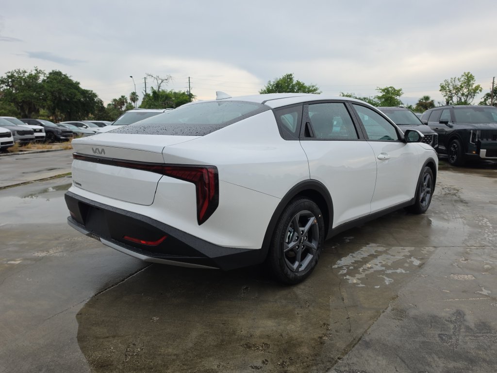 New 2026 Kia K4 FWD image 8