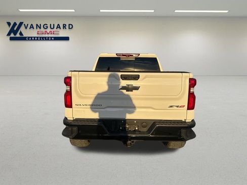 Used 2025 Chevrolet Silverado 1500 ZR2 w/ Technology Package image 10