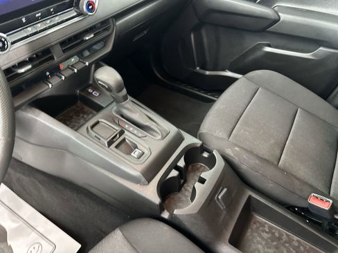 Used 2024 Chevrolet Colorado W/T image 25