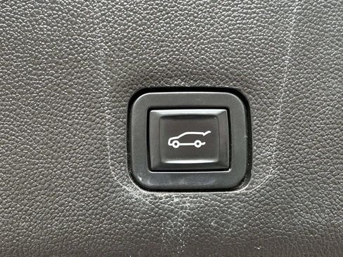 Used 2019 Chevrolet Traverse LT AWD/4WD image 15