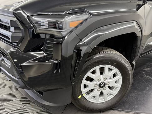Used 2026 Toyota Tacoma SR5 AWD/4WD image 4
