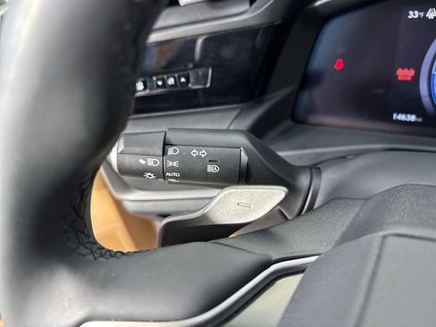 Used 2023 Lexus RZ 450e Premium image 17