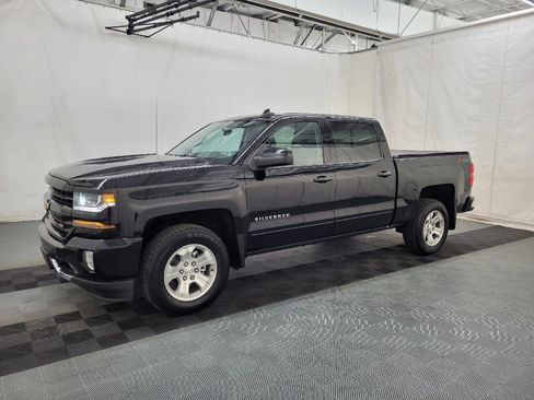 Used 2018 Chevrolet Silverado 1500 LT w/ All Star Edition image 2
