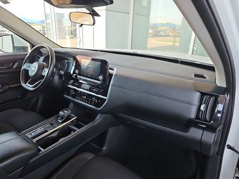 Used 2024 Nissan Pathfinder SV FWD image 21