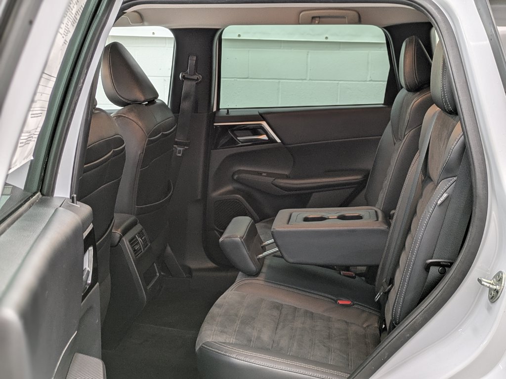 Used 2022 Mitsubishi Outlander SE AWD/4WD image 16