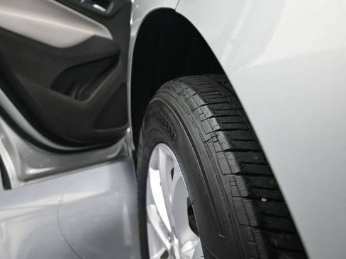 Used 2021 Chevrolet Equinox LS w/ LS Convenience Package FWD image 33