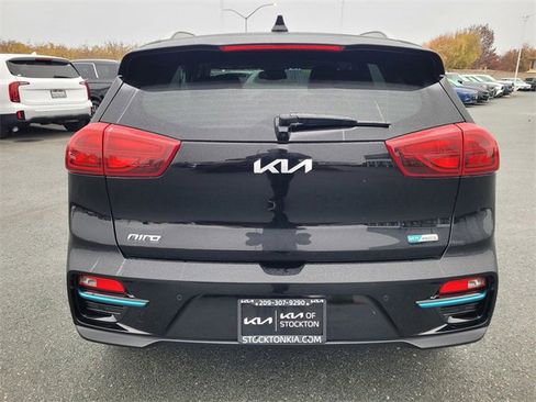 Used 2022 Kia Niro EX Premium image 5