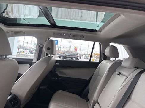 Used 2020 Volkswagen Tiguan SEL image 24