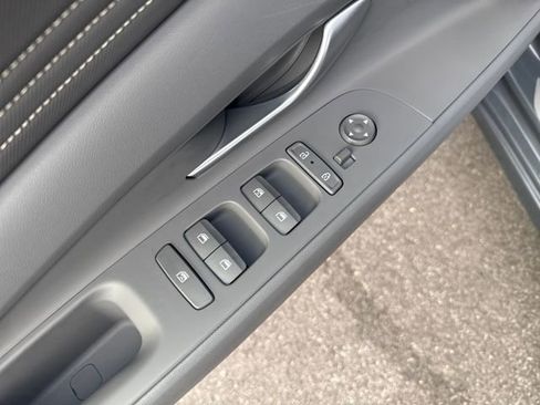 Certified 2025 Hyundai Elantra Sport image 11