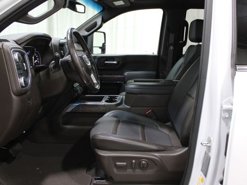 Used 2022 GMC Sierra 2500 Denali image 3