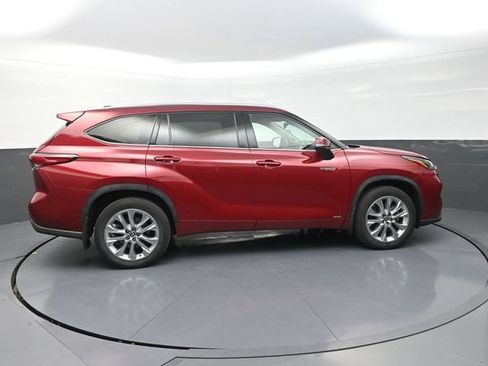 Used 2021 Toyota Highlander Limited AWD/4WD image 9