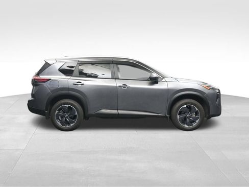 Used 2025 Nissan Rogue SV w/ SV Premium Package FWD image 6