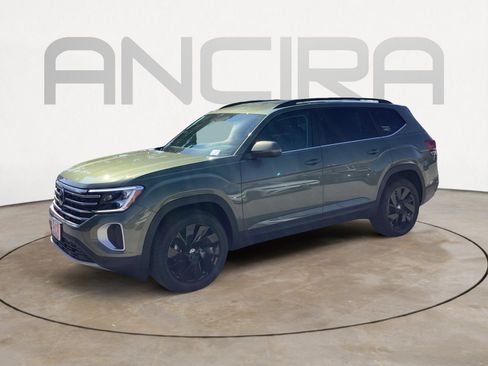 New 2026 Volkswagen Atlas SE FWD image 4