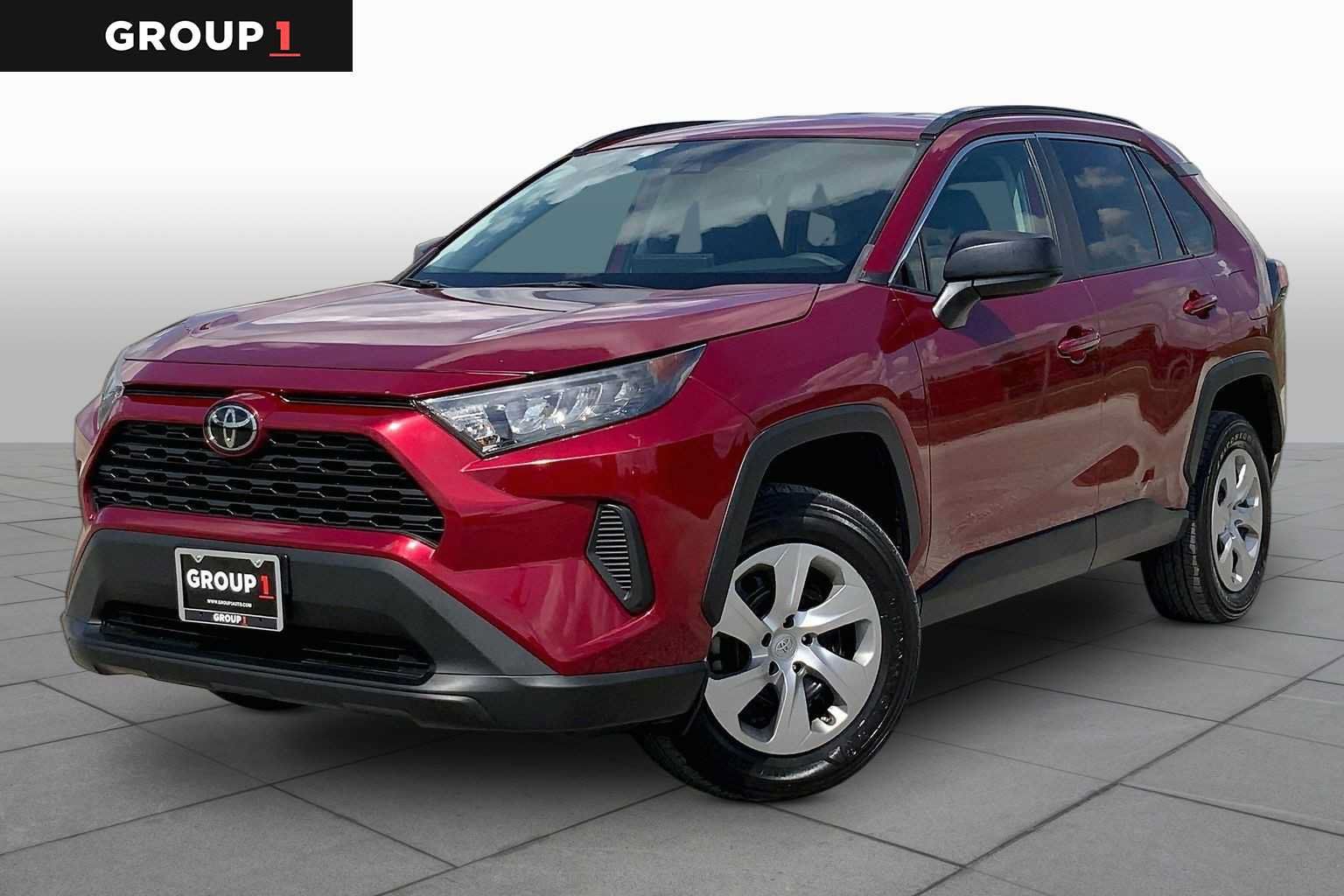 Used 2021 Toyota RAV4 LE FWD image 1