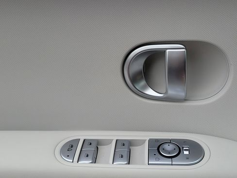 Certified 2024 Hyundai Ioniq 5 SEL RWD image 16