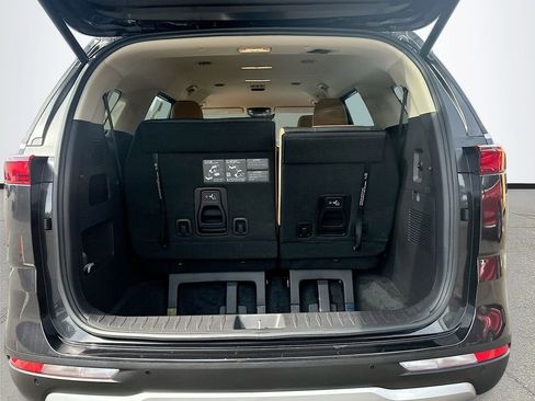 Used 2024 Kia Carnival EX FWD image 26