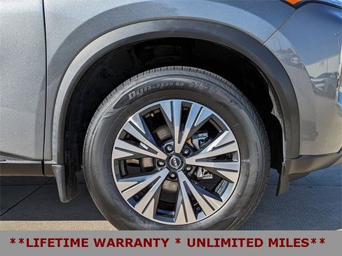 Used 2023 Nissan Rogue SV image 12