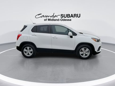 Used 2022 Chevrolet Trax LS w/ Tint and Cruise Package FWD image 9