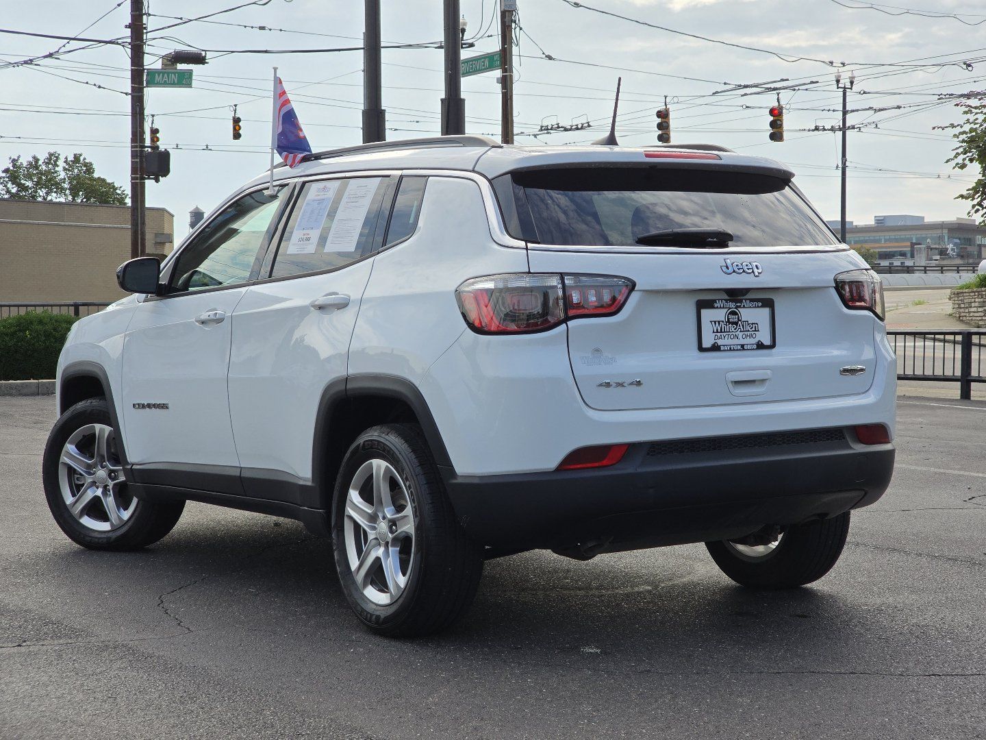 Used 2023 Jeep Compass Latitude AWD/4WD image 18