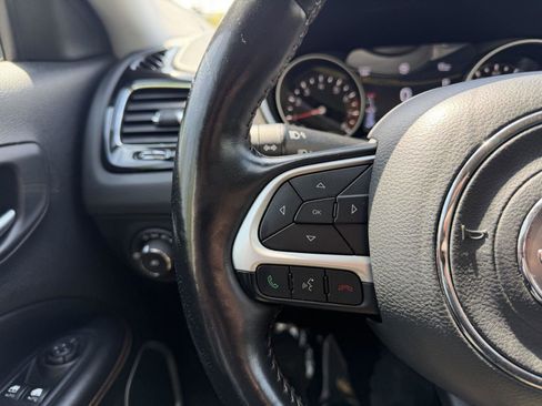 Used 2019 Jeep Compass Limited AWD/4WD image 11