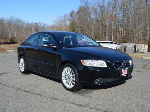 Used 2011 Volvo S40 T5 w/ Preferred Pkg image 3