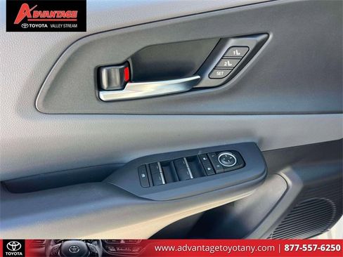 Used 2023 Toyota Prius Limited image 22