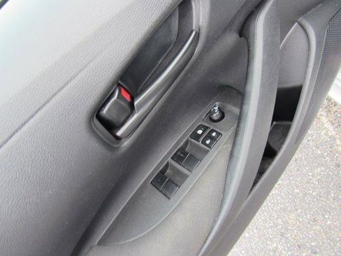 Used 2022 Toyota Corolla LE FWD image 10
