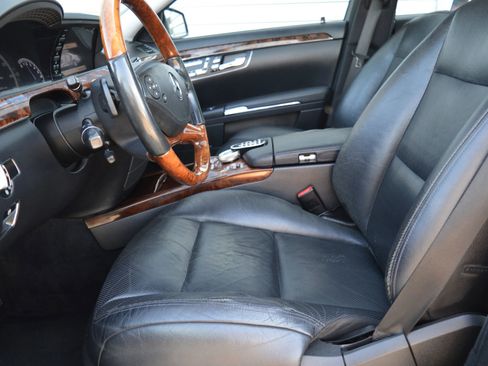 Used 2010 Mercedes-Benz S 550 S 550 4MATIC Sedan 4D image 12