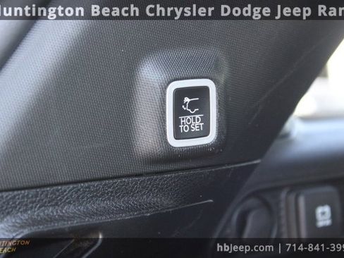 Used 2023 Jeep Grand Cherokee Altitude image 37