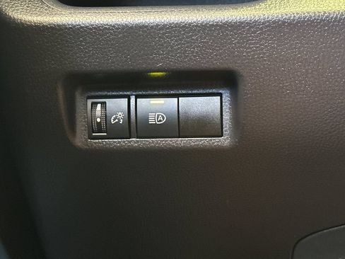 Used 2025 Toyota RAV4 LE AWD/4WD image 30