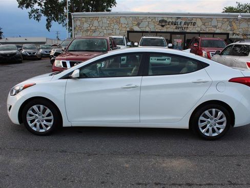 Used 2013 Hyundai Elantra GLS FWD image 4