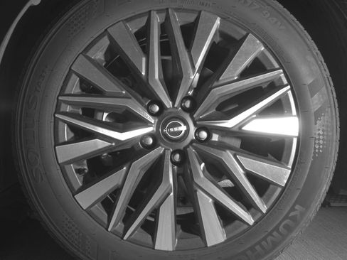 Used 2025 Nissan Altima 2.5 SV FWD image 12