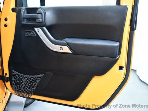 Used 2012 Jeep Wrangler Unlimited Sahara image 16