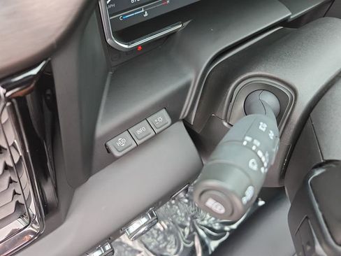 Used 2024 GMC Sierra 1500 AT4 w/ Technology Package AWD/4WD image 26