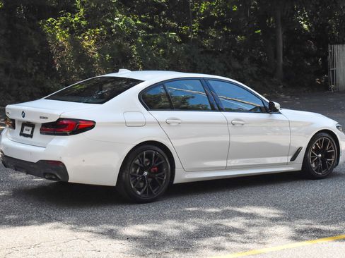 Used 2022 BMW 530i xDrive w/ M Sport Package image 8