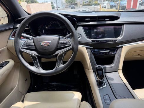 Used 2017 Cadillac XT5 Premium Luxury w/ Driver Assist Package FWD image 16