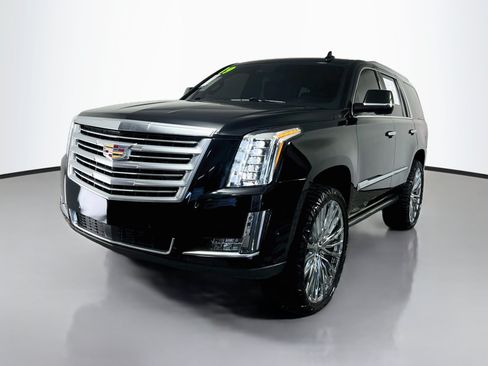 Used 2019 Cadillac Escalade Platinum RWD image 10