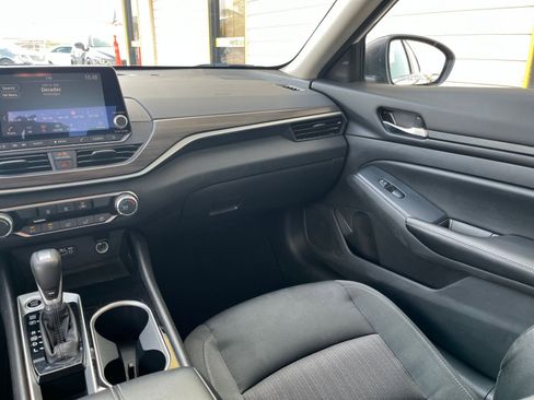 Used 2024 Nissan Altima 2.5 SV image 33