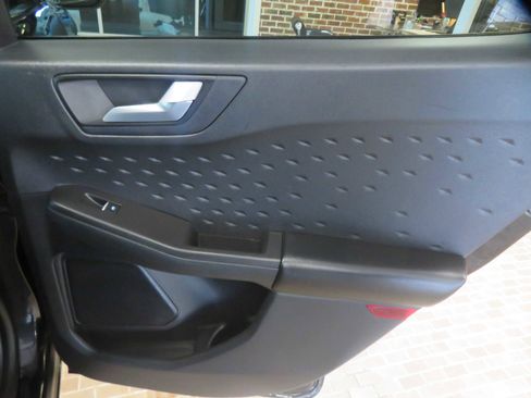 Used 2020 Ford Escape SEL image 21