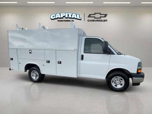 New 2025 Chevrolet Express 3500 w/ Power Convenience Package image 6