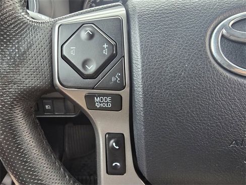 Used 2020 Toyota Tacoma SR5 image 33